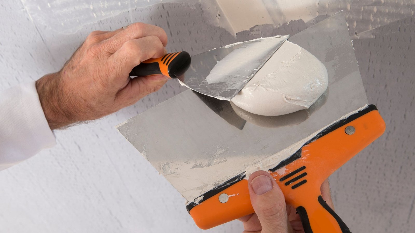 aplicacao-de-gesso-1.jpg